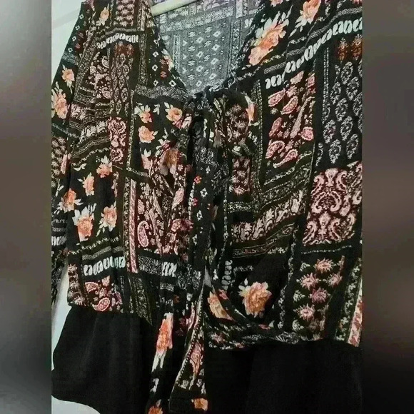 Peach Love California Floral Bell Sleeve Bodysuit - Picture 6 of 12